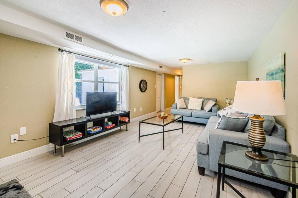 Beautiful Pool House In Old Seminole Heights! Villa Tampa Buitenkant foto